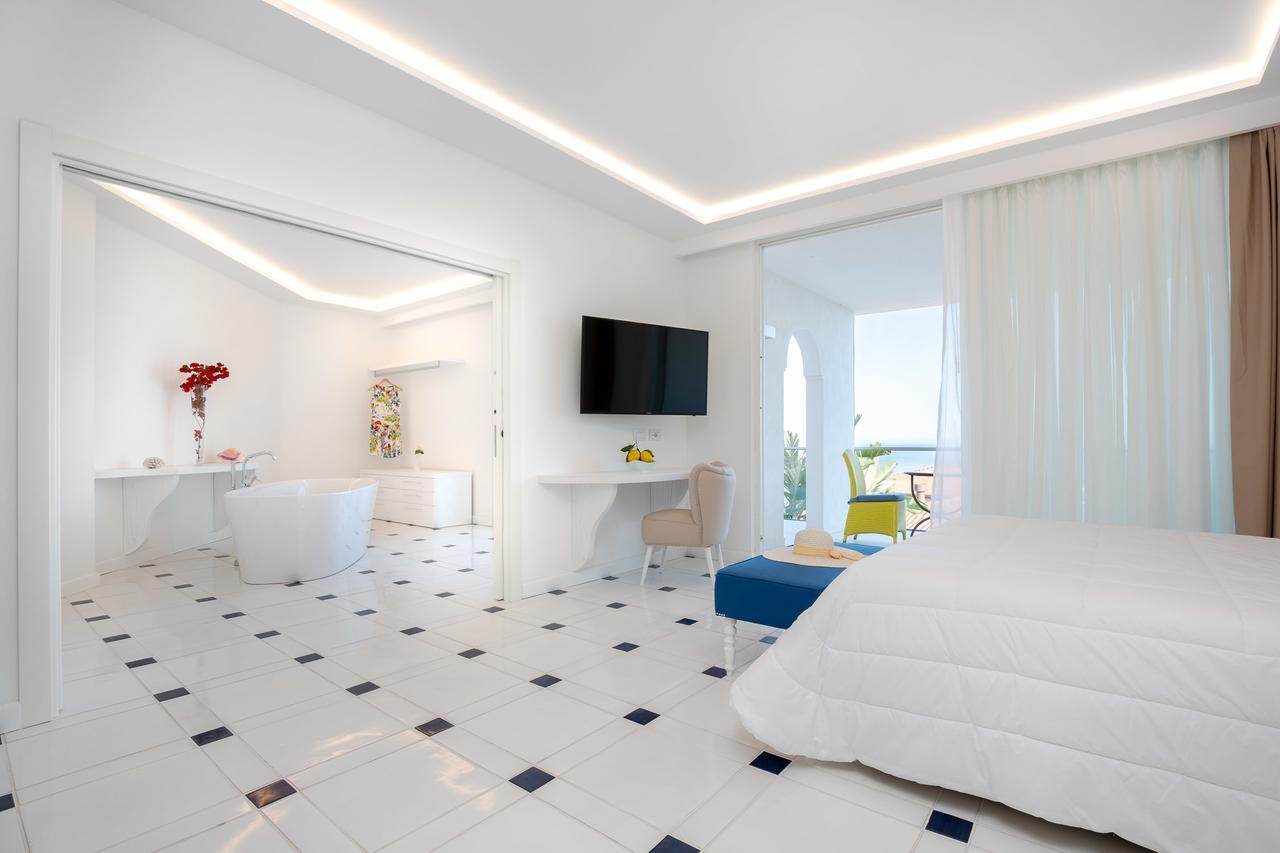Quattro Passi Relais Hotel Nerano Exterior photo